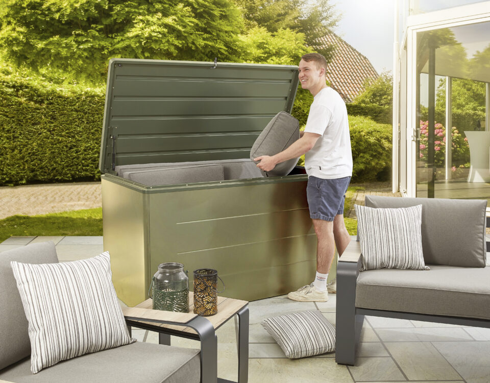 Metal outdoor storage